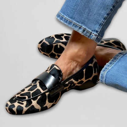 Mocasín con estampado animal