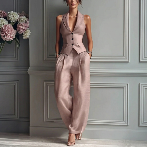 Traje de dos piezas con cuello en V